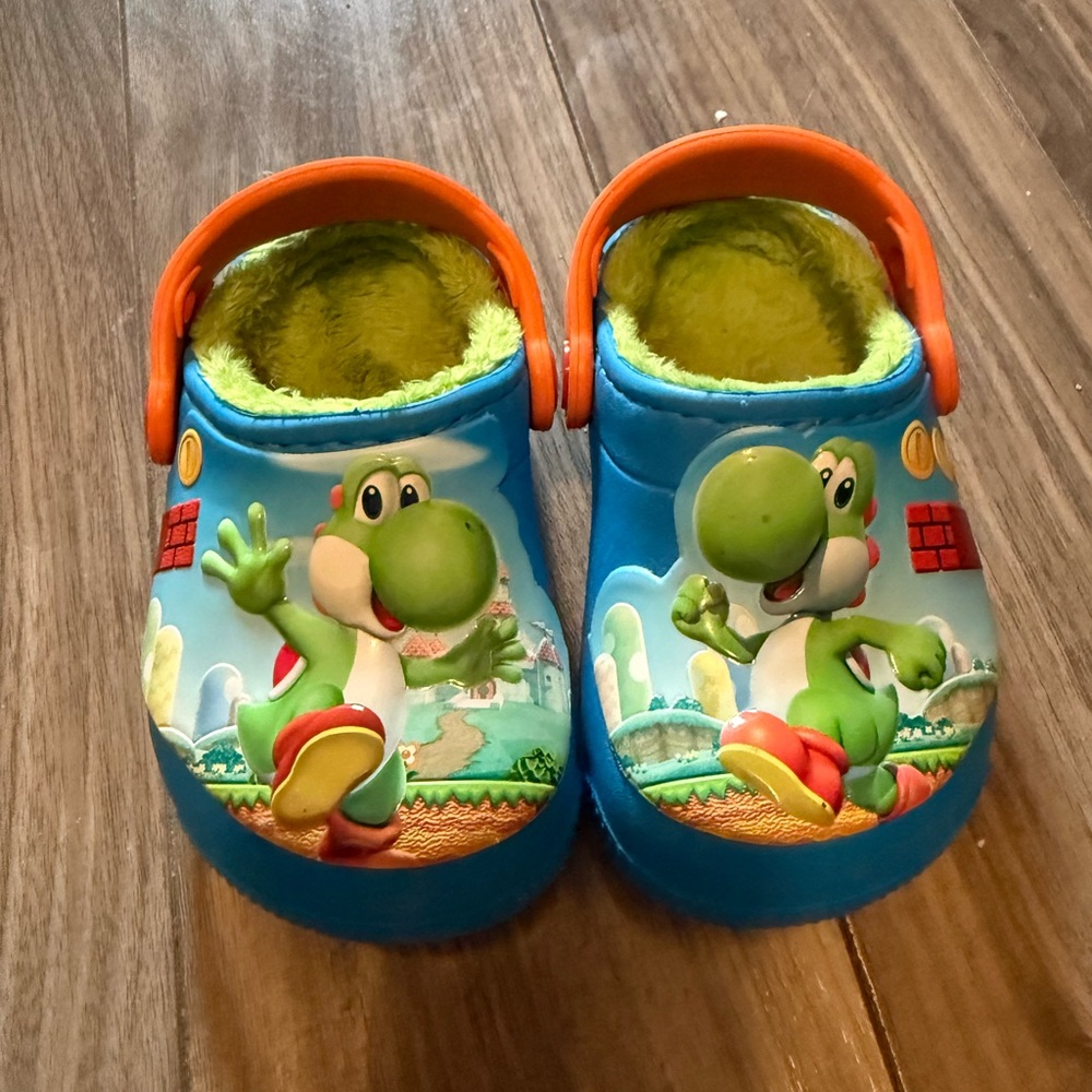 Crocs Toddler Super Mario Yoshi Fleece Lined Clogs Shoes